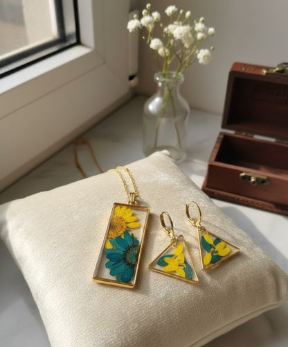 Handcrafted Floral Resin Jewelry Set - Pendant & Earrings with Real Pressed Flowers
