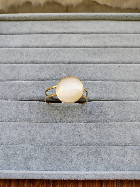 Elegant Cream Stone Gold Bangle Bracelet - Anti-Tarnish